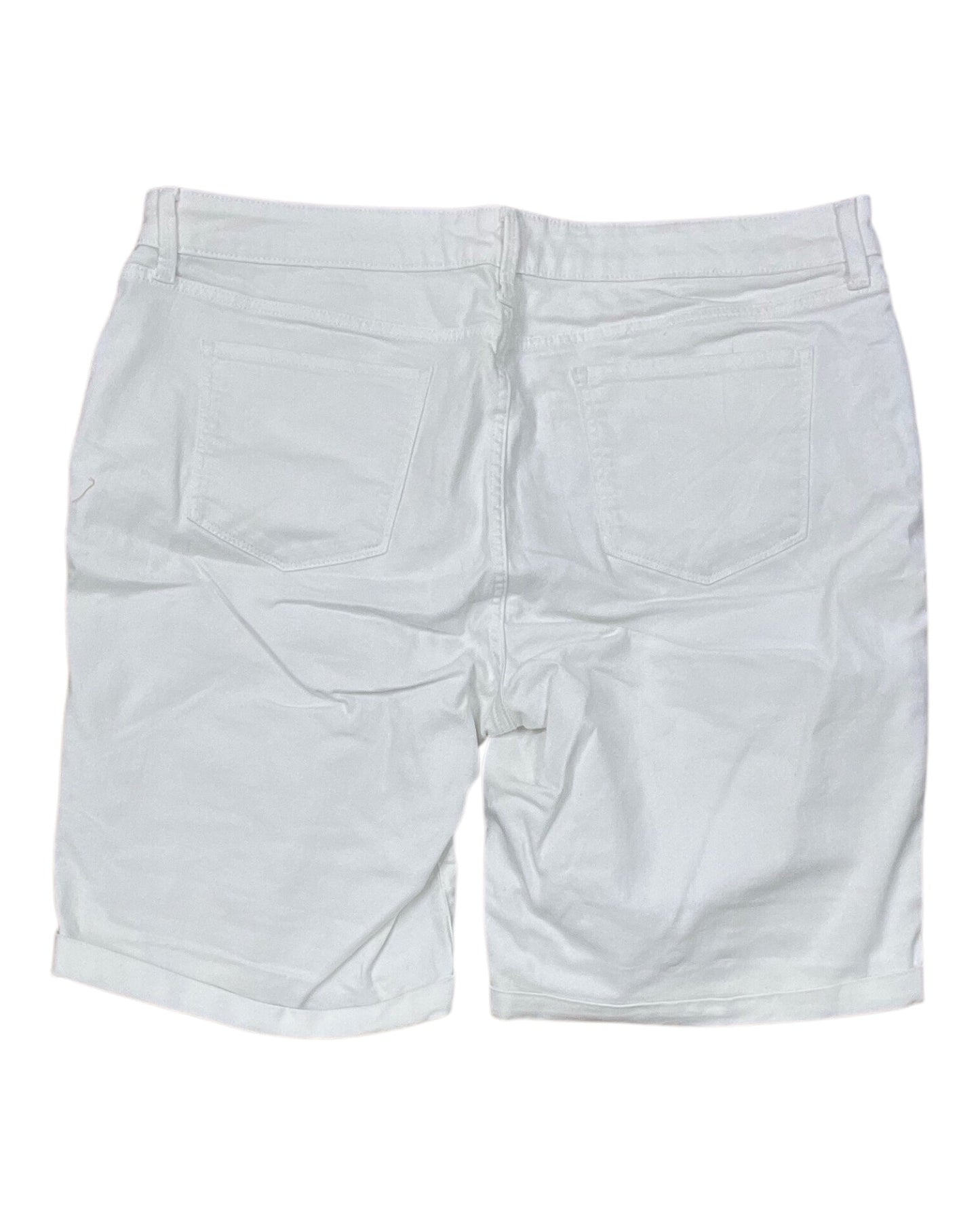 Shorts By St Johns Bay In White, Size:20