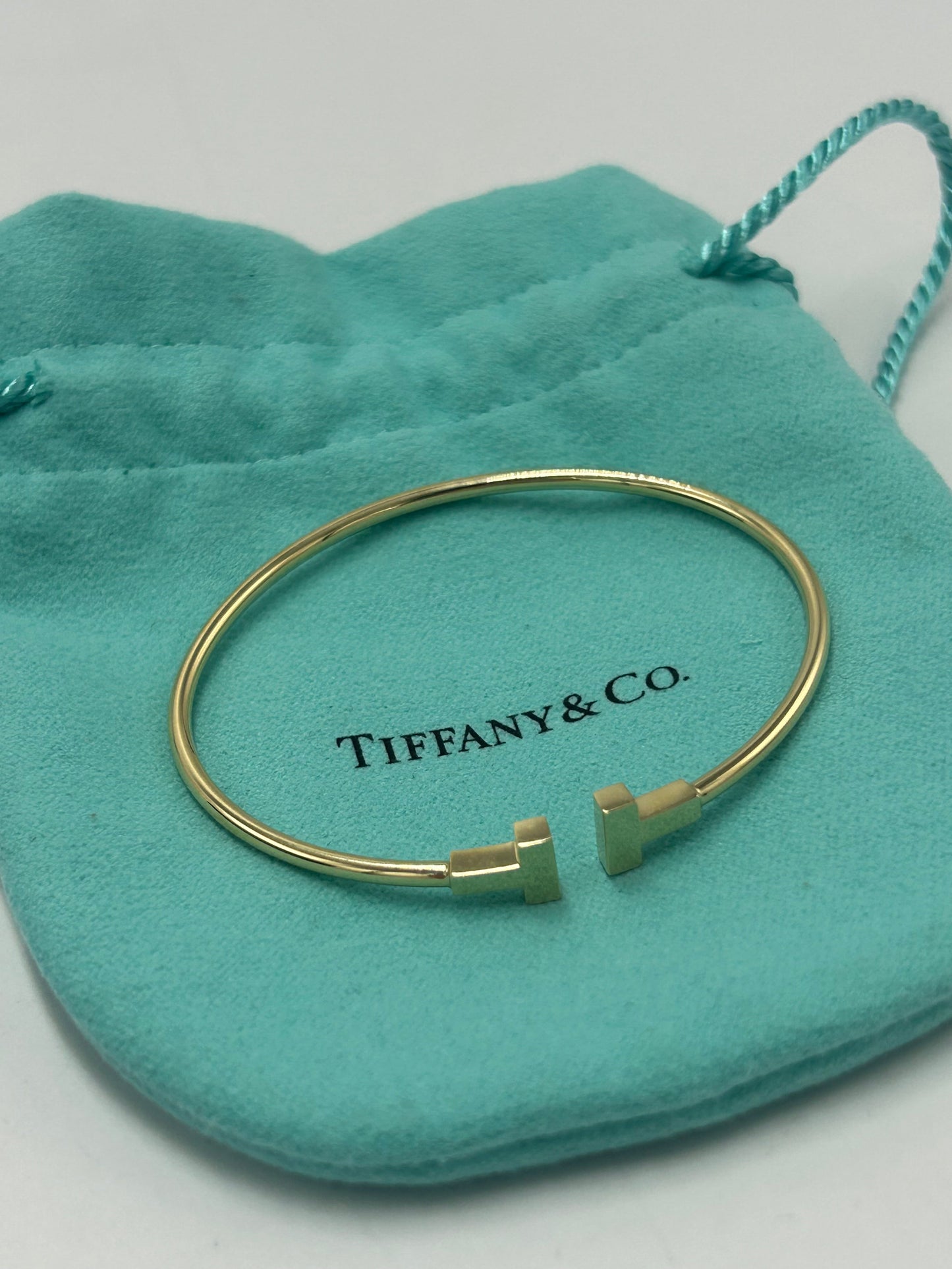 Tiffany & Company 18K T Wire Designer Luxury Bracelet
