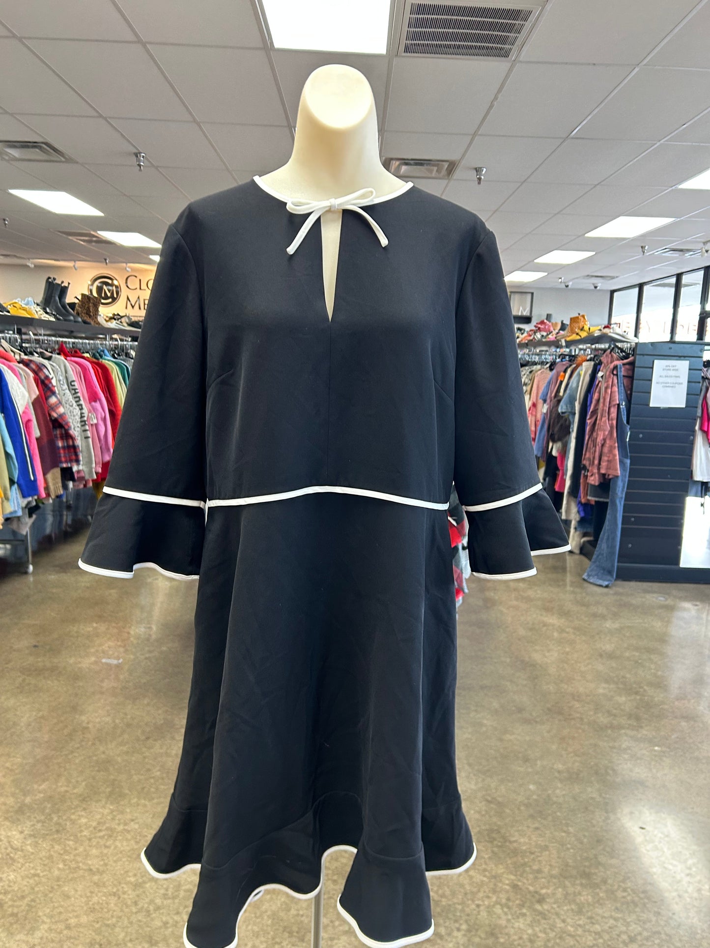 Dress Casual Short By Ted Baker In Black & White, Size:Large