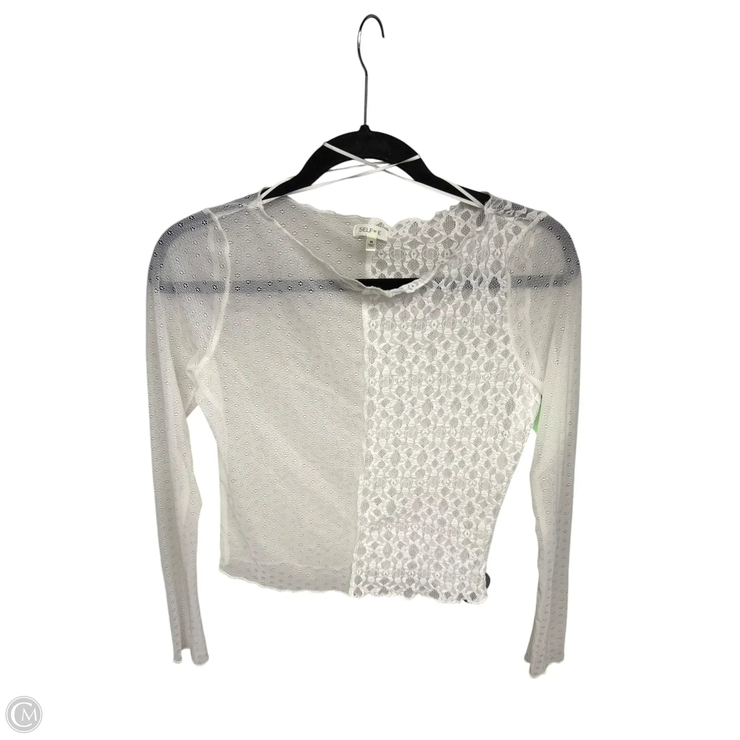 Top Long Sleeve By Clothes Mentor In White, Size: M