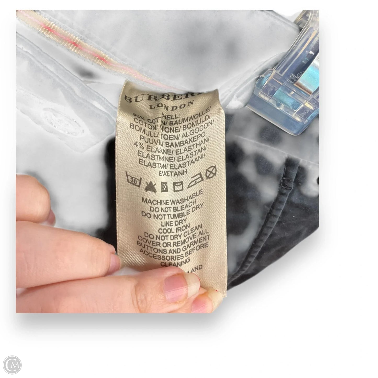 Shorts Luxury Designer By Burberry In Black, Size: 2