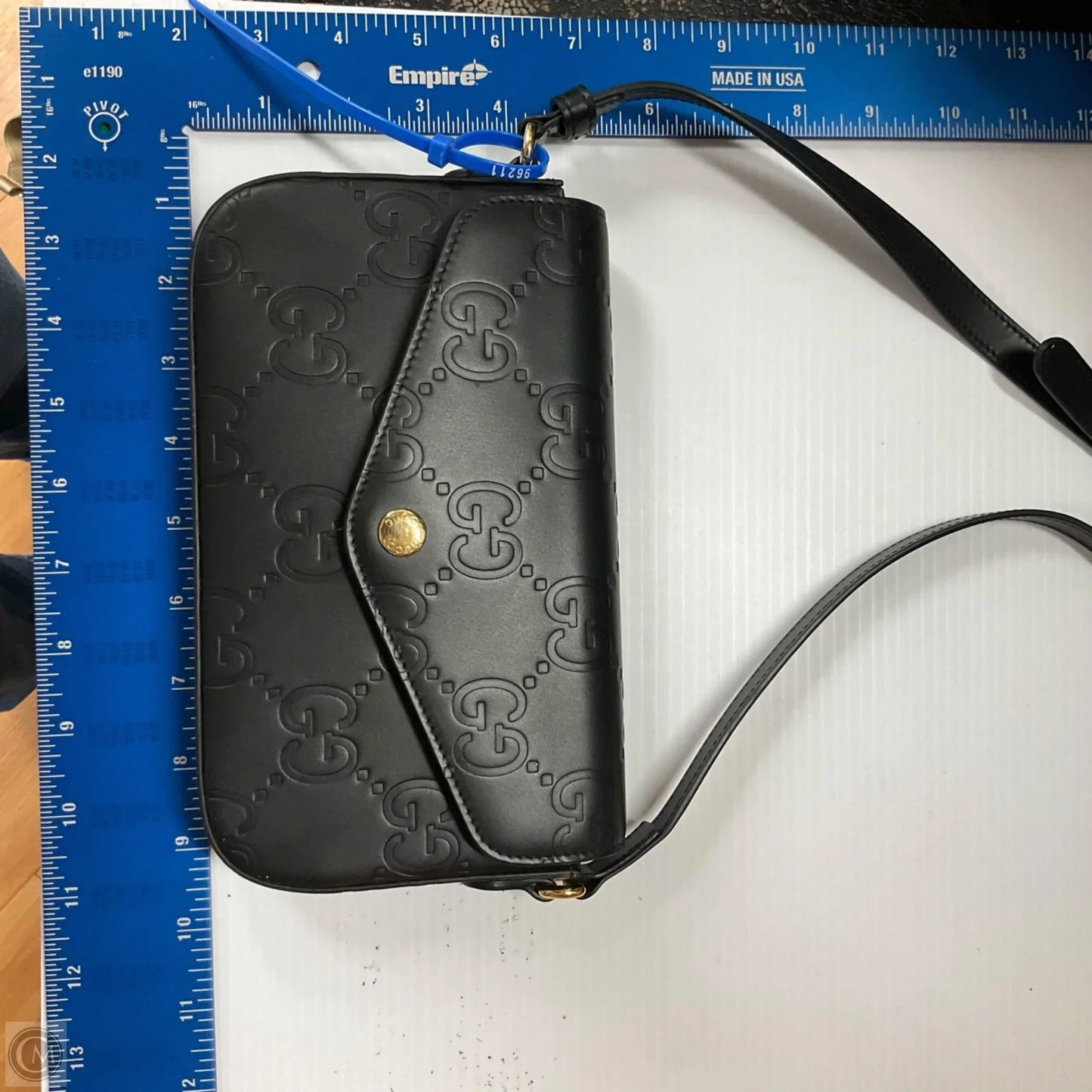 Crossbody Luxury Designer By Gucci, Size: Small