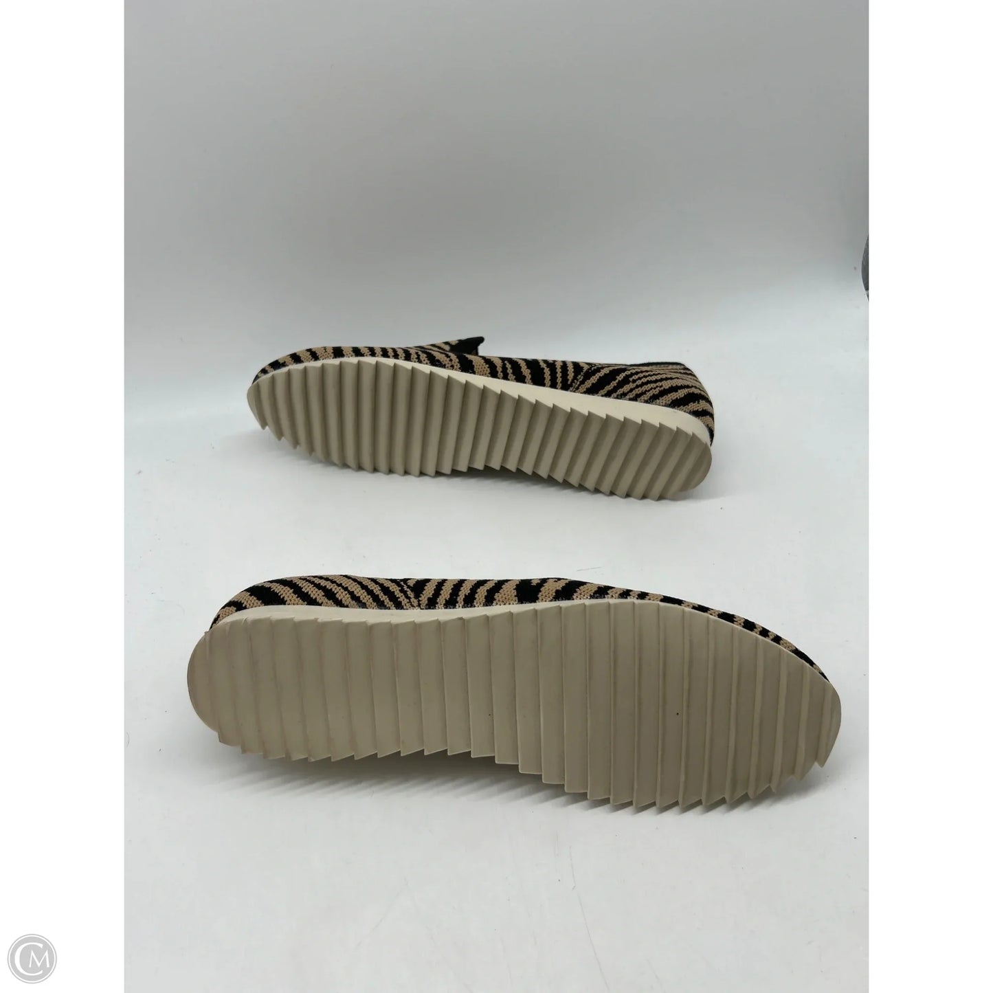 Shoes Flats By Vaneli In Animal Print, Size: 9.5