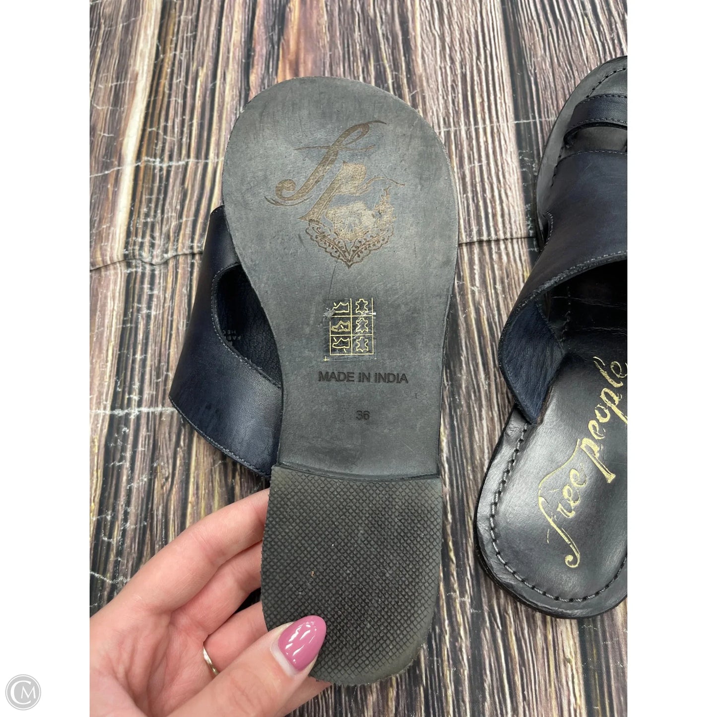 Sandals Flats By Free People In Navy, Size: 6