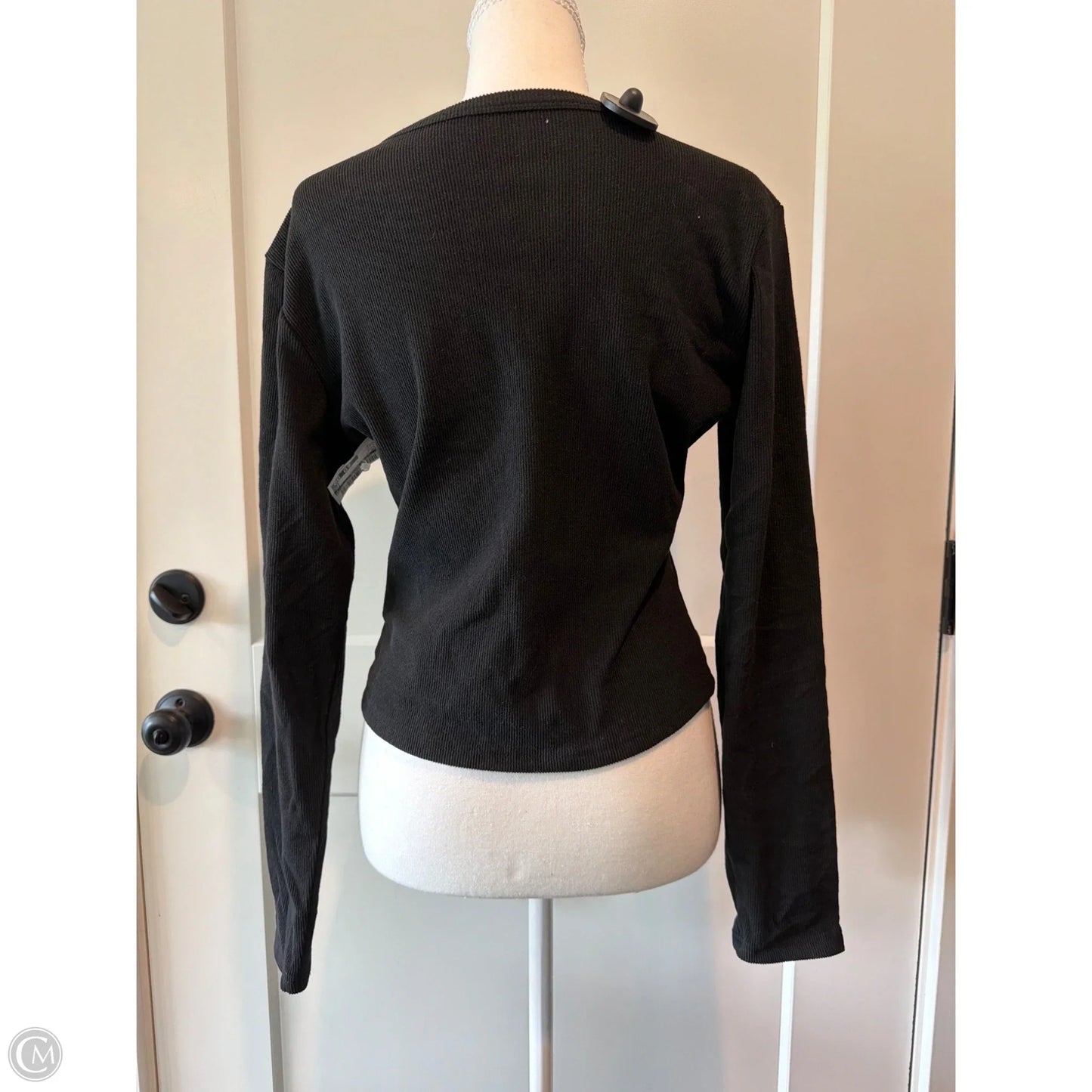 Top Long Sleeve By Clothes Mentor In Black, Size: L