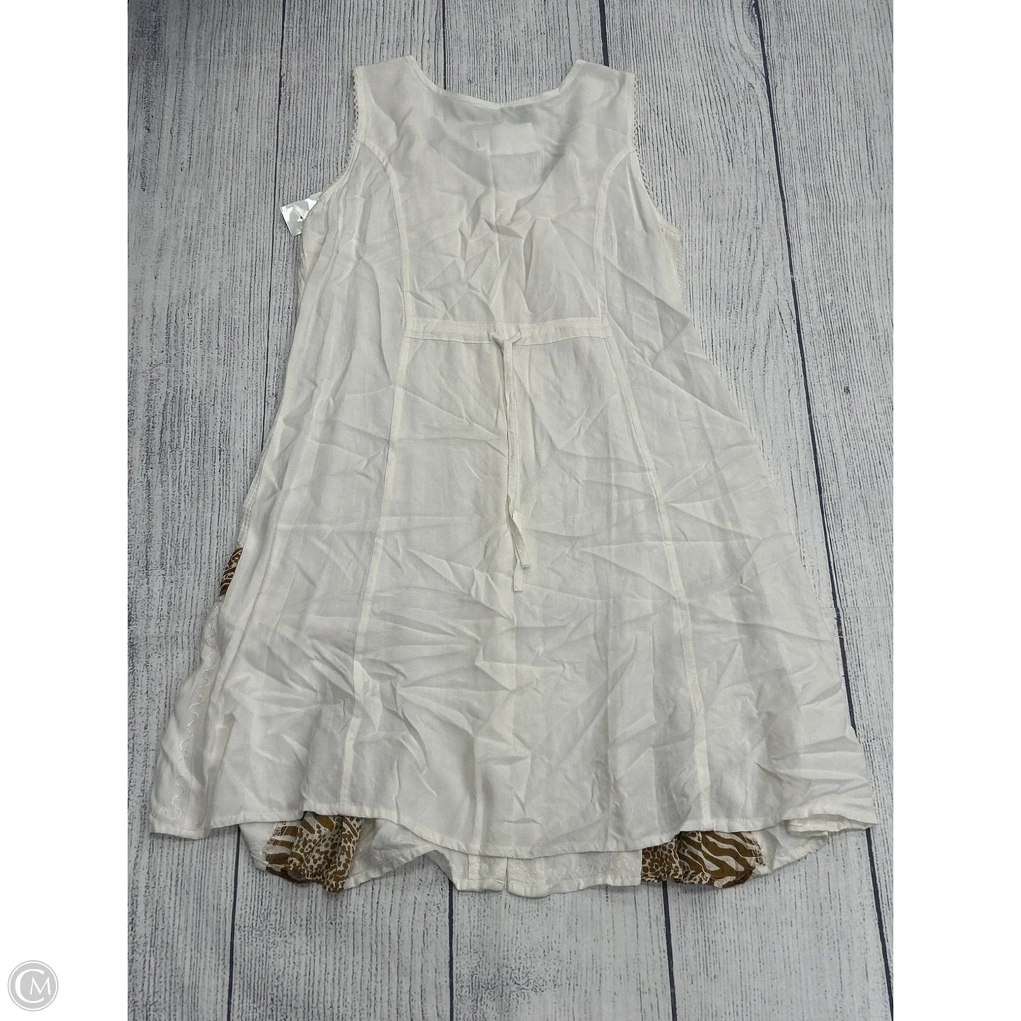 Dress Casual Short By Clothes Mentor In White, Size: S