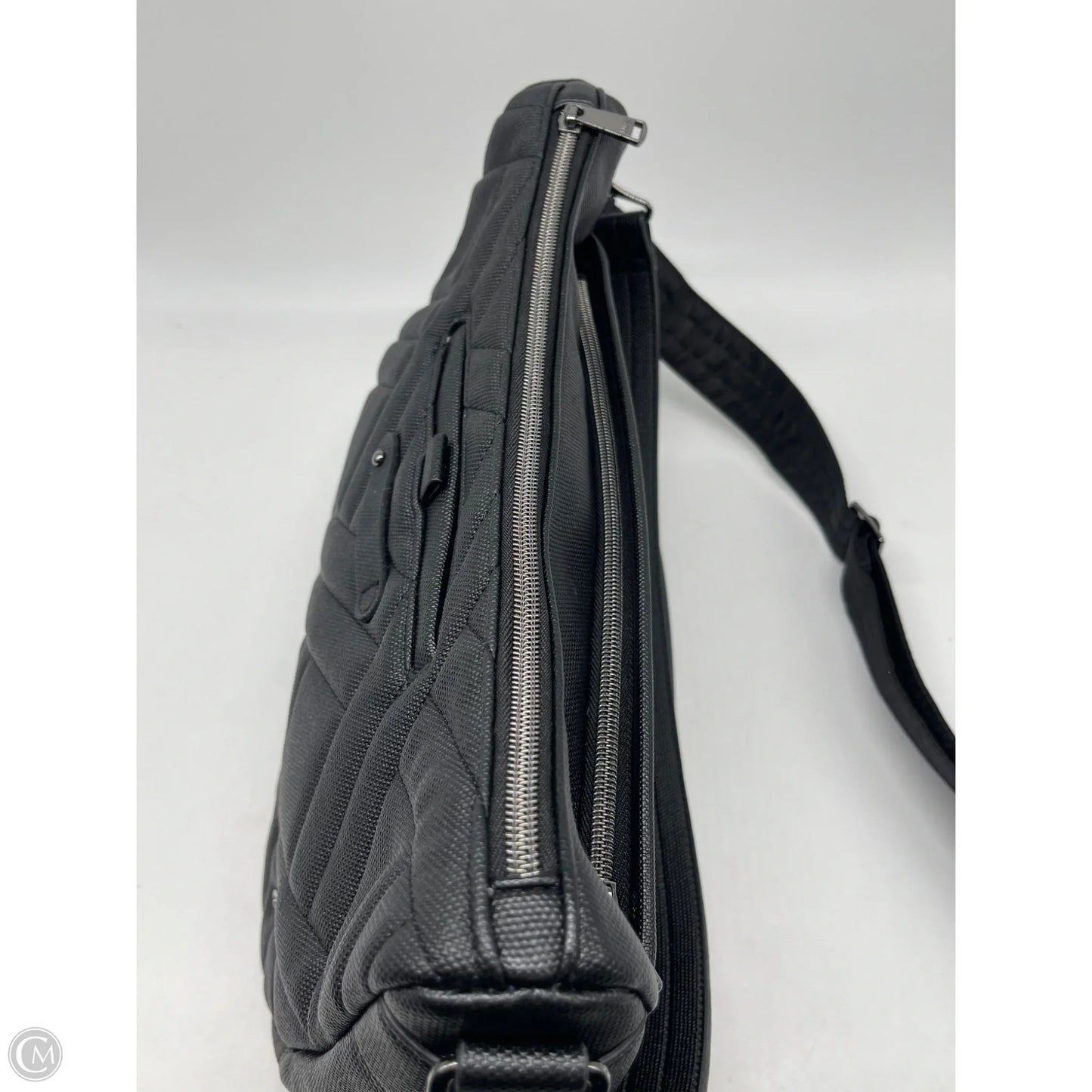 Handbag By Lug, Size: Medium