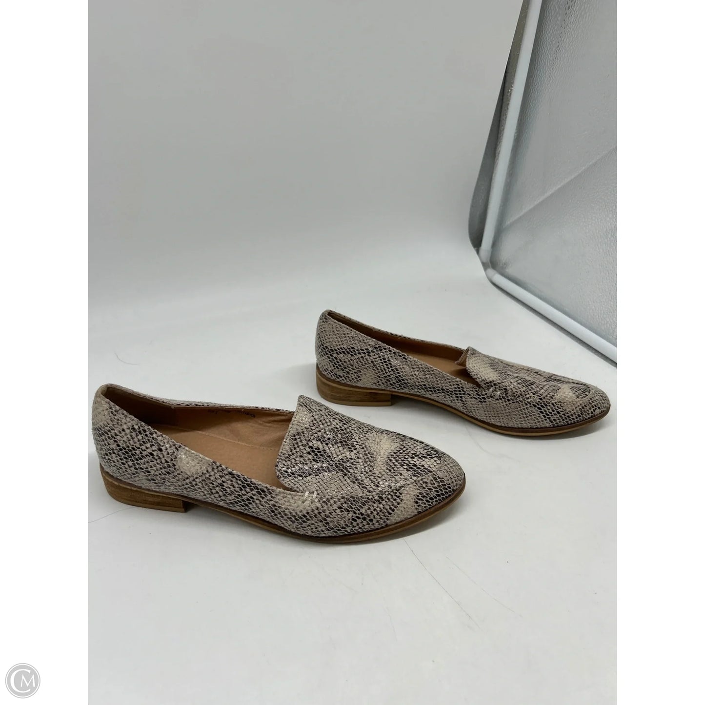 Shoes Flats By Clothes Mentor In Snakeskin Print, Size: 8