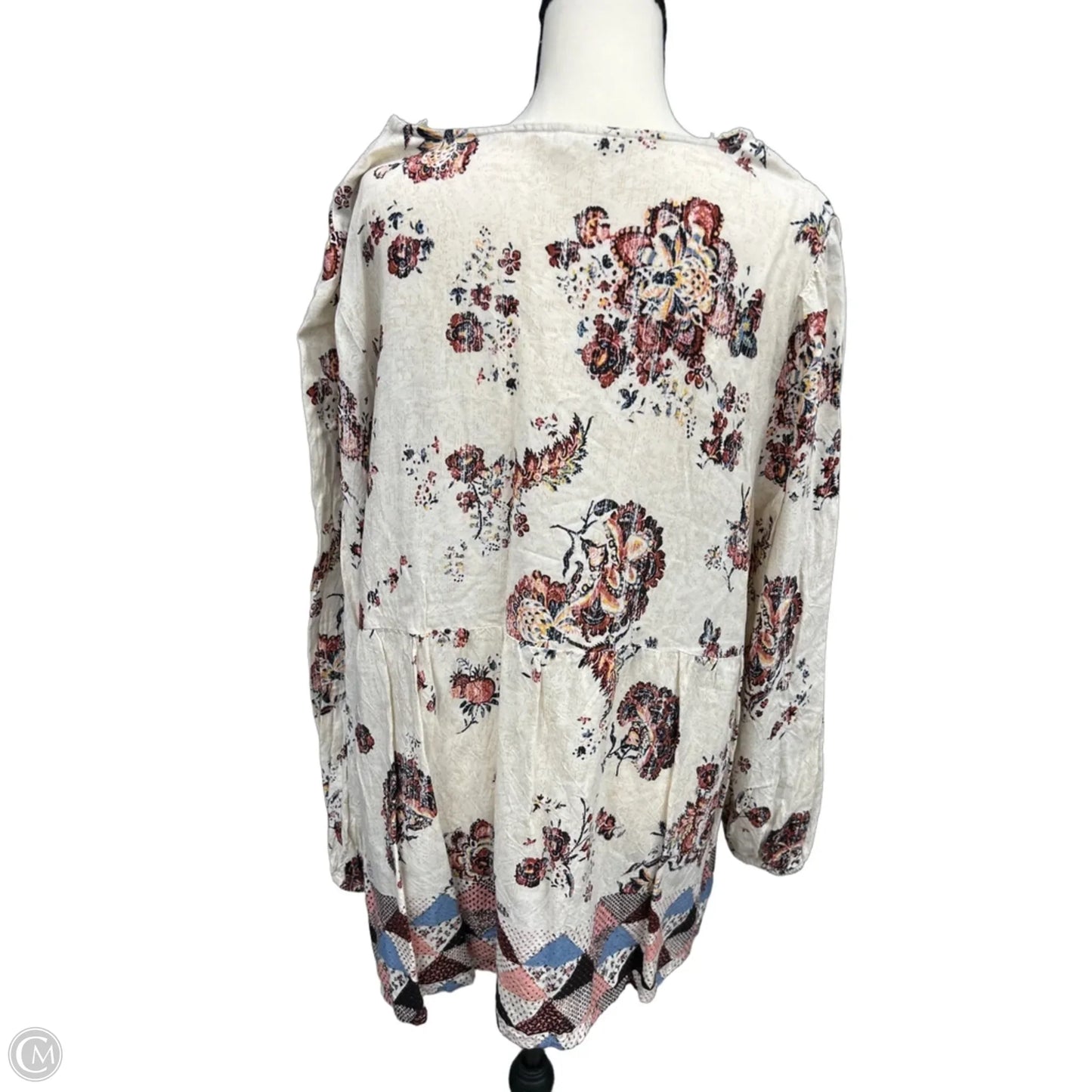 Top Long Sleeve By Maurices In Cream, Size: 1x