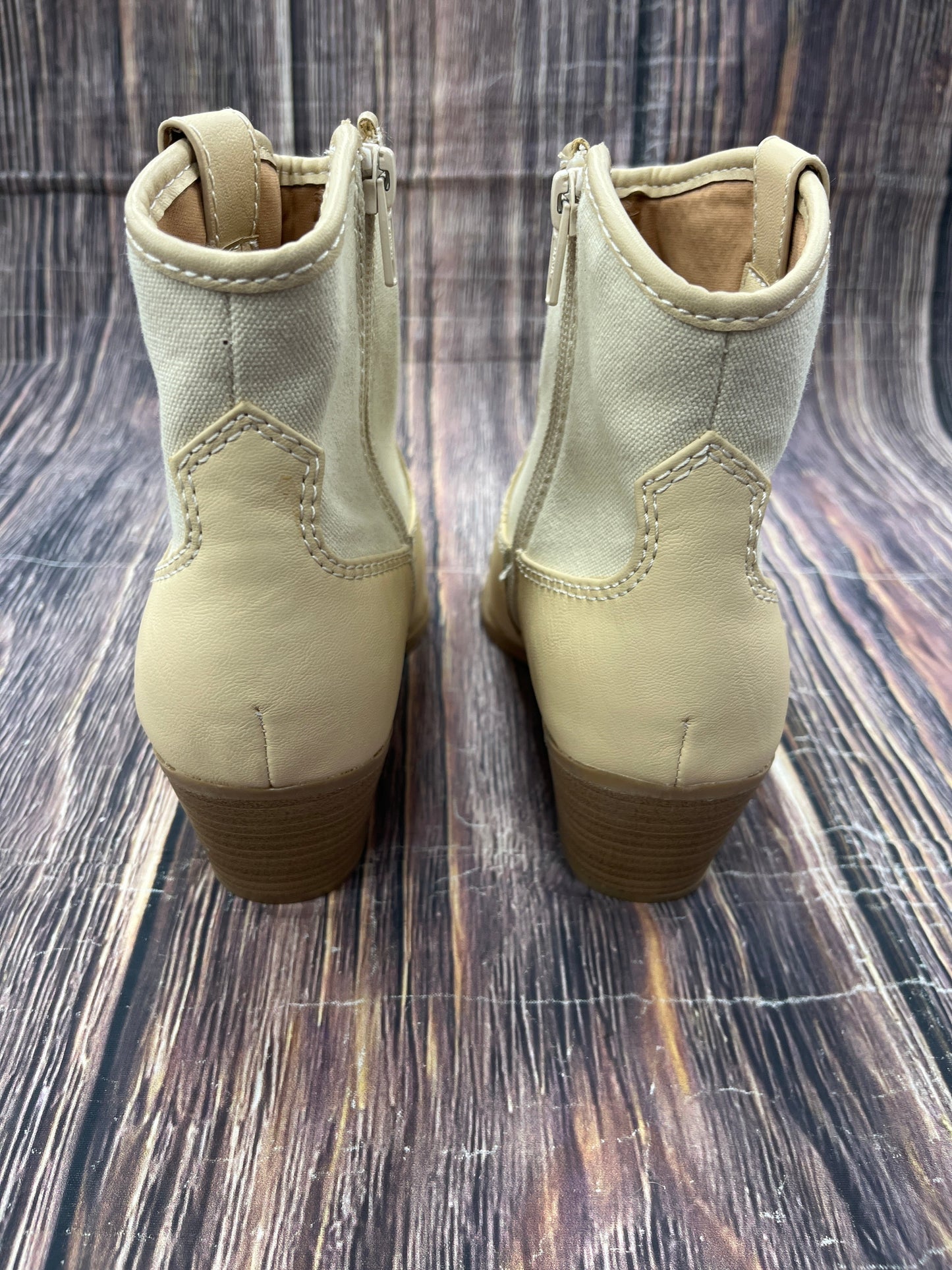 Boots Western By Universal Thread In Yellow, Size: 7