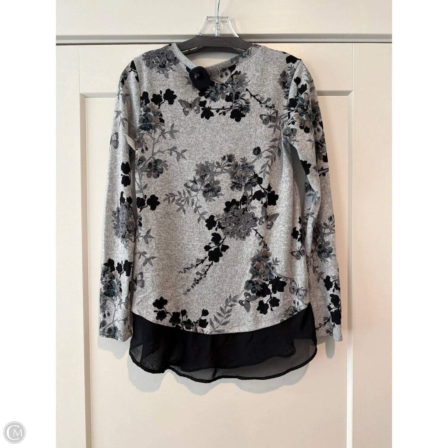 Top Long Sleeve By Maurices In Grey, Size: Xs