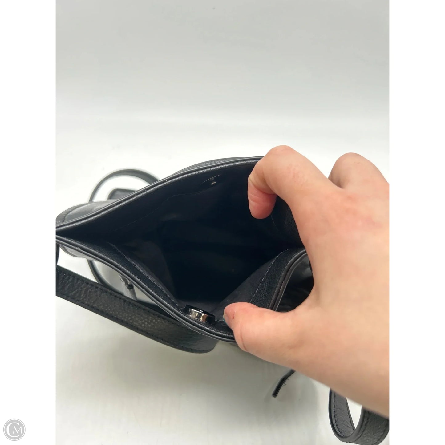 Crossbody By Clothes Mentor, Size: Medium