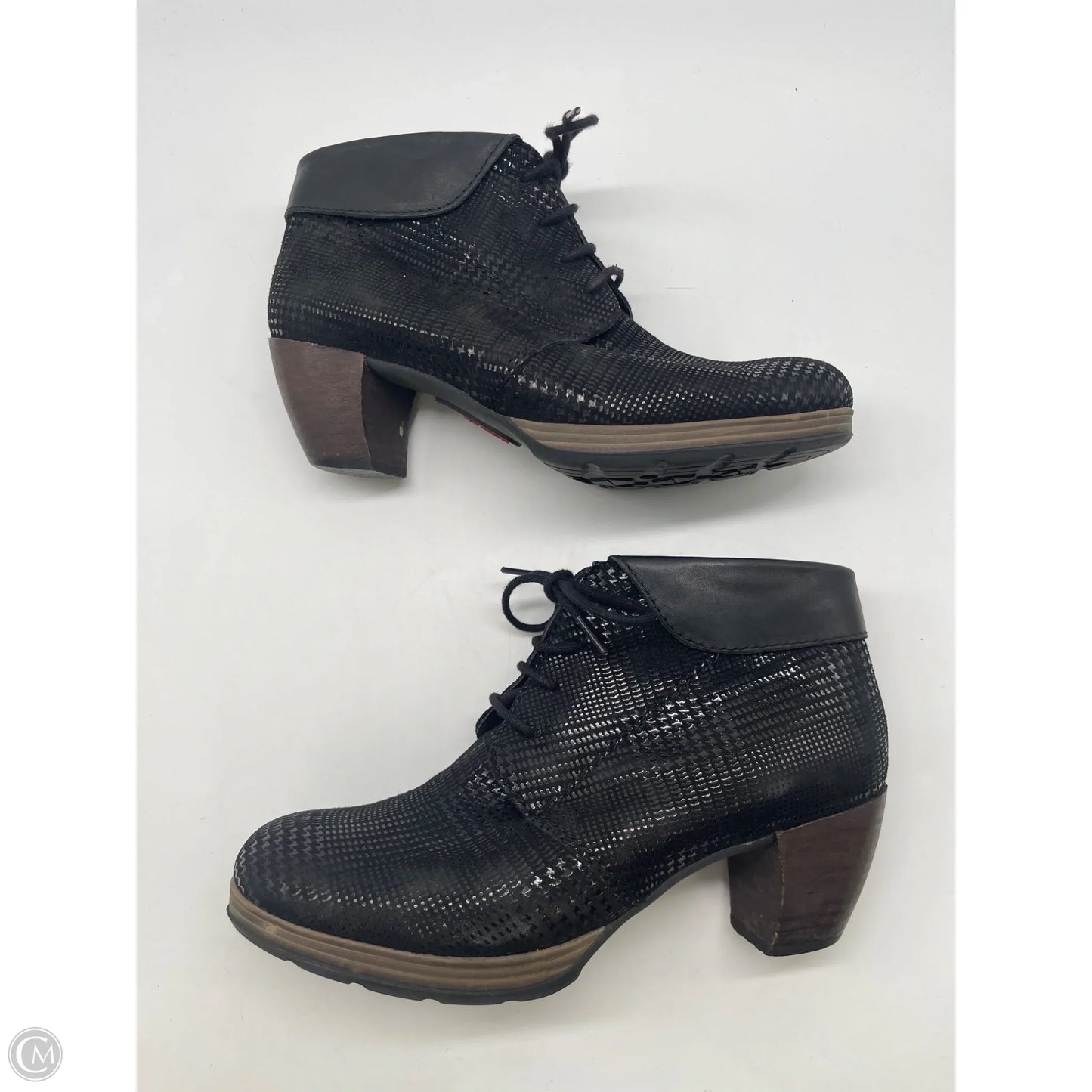 Boots Ankle Heels By Clothes Mentor In Black, Size: 9.5