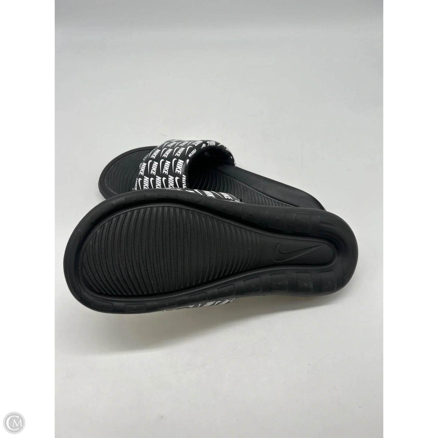 Sandals Flats By Nike In Black, Size: 7