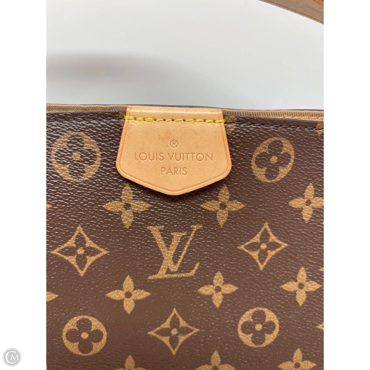 Handbag Luxury Designer By Louis Vuitton, Size: Medium