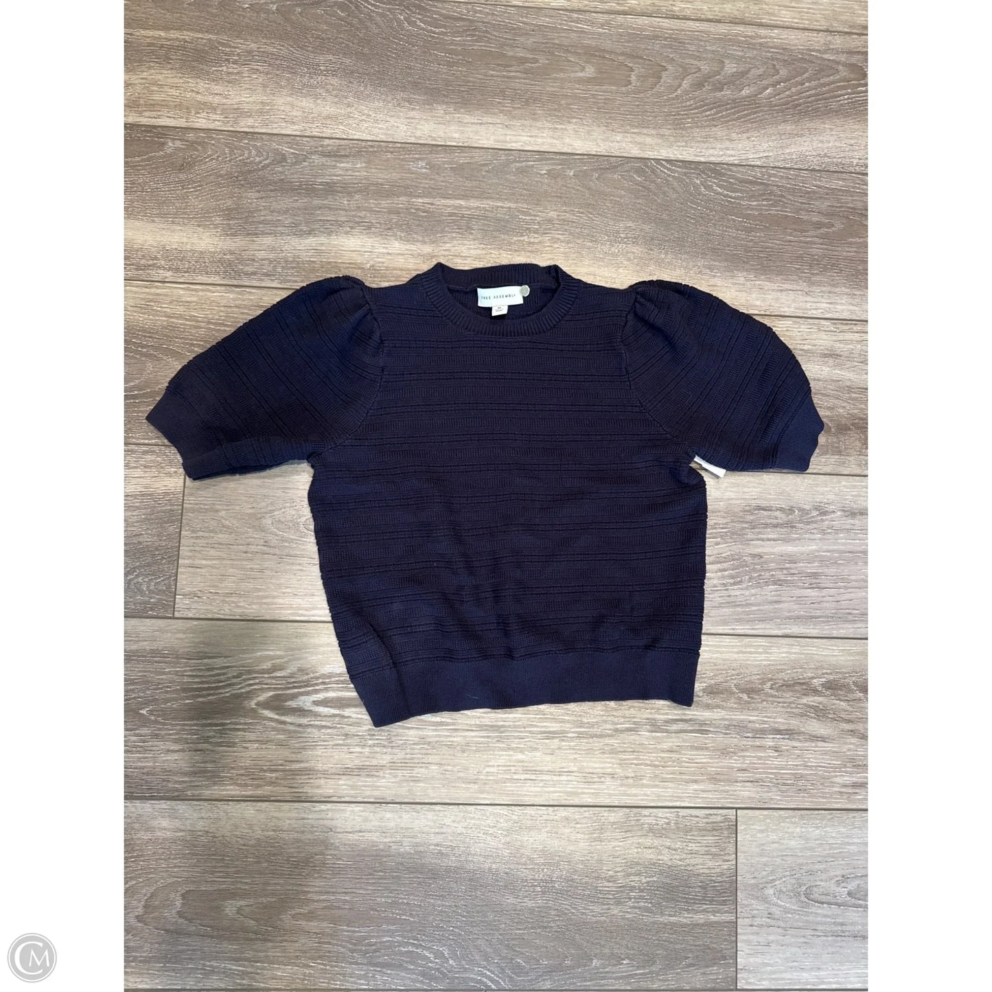 Top Short Sleeve By Free Assembly In Blue, Size: M