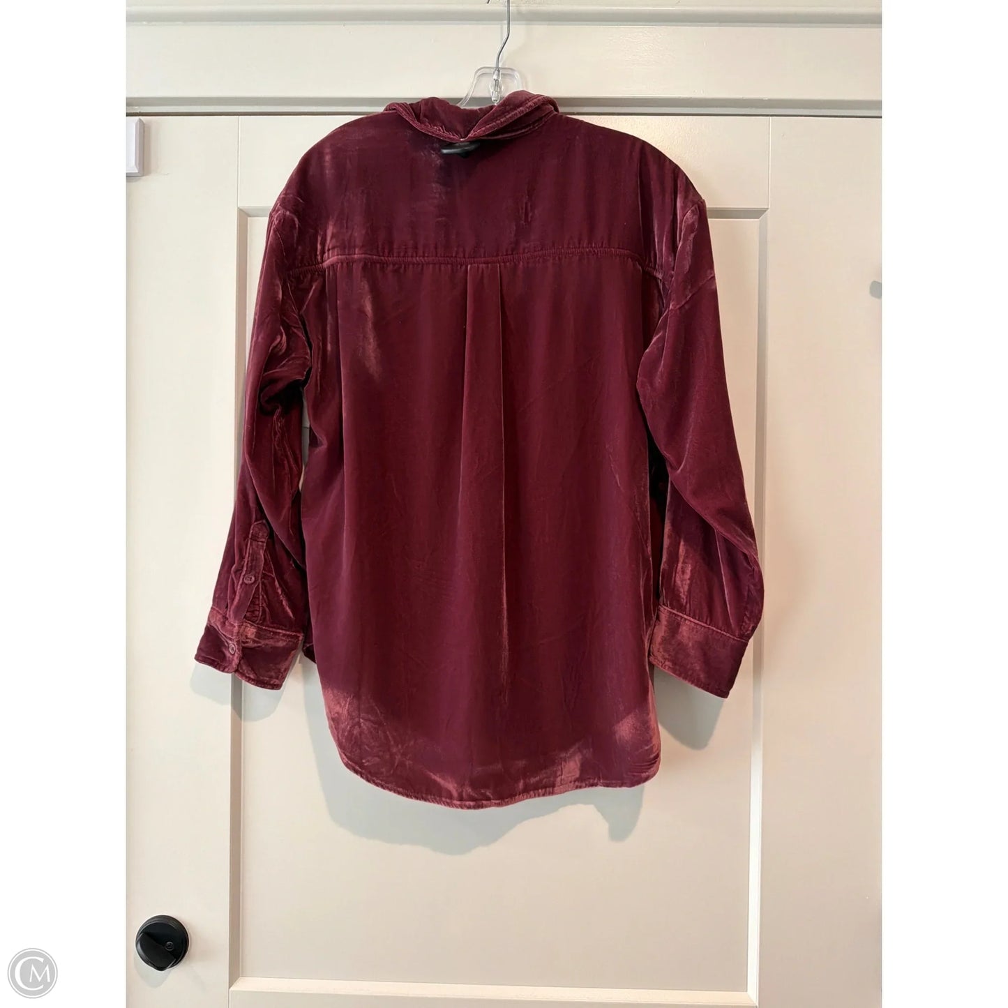 Top Long Sleeve By Universal Thread In Red, Size: S