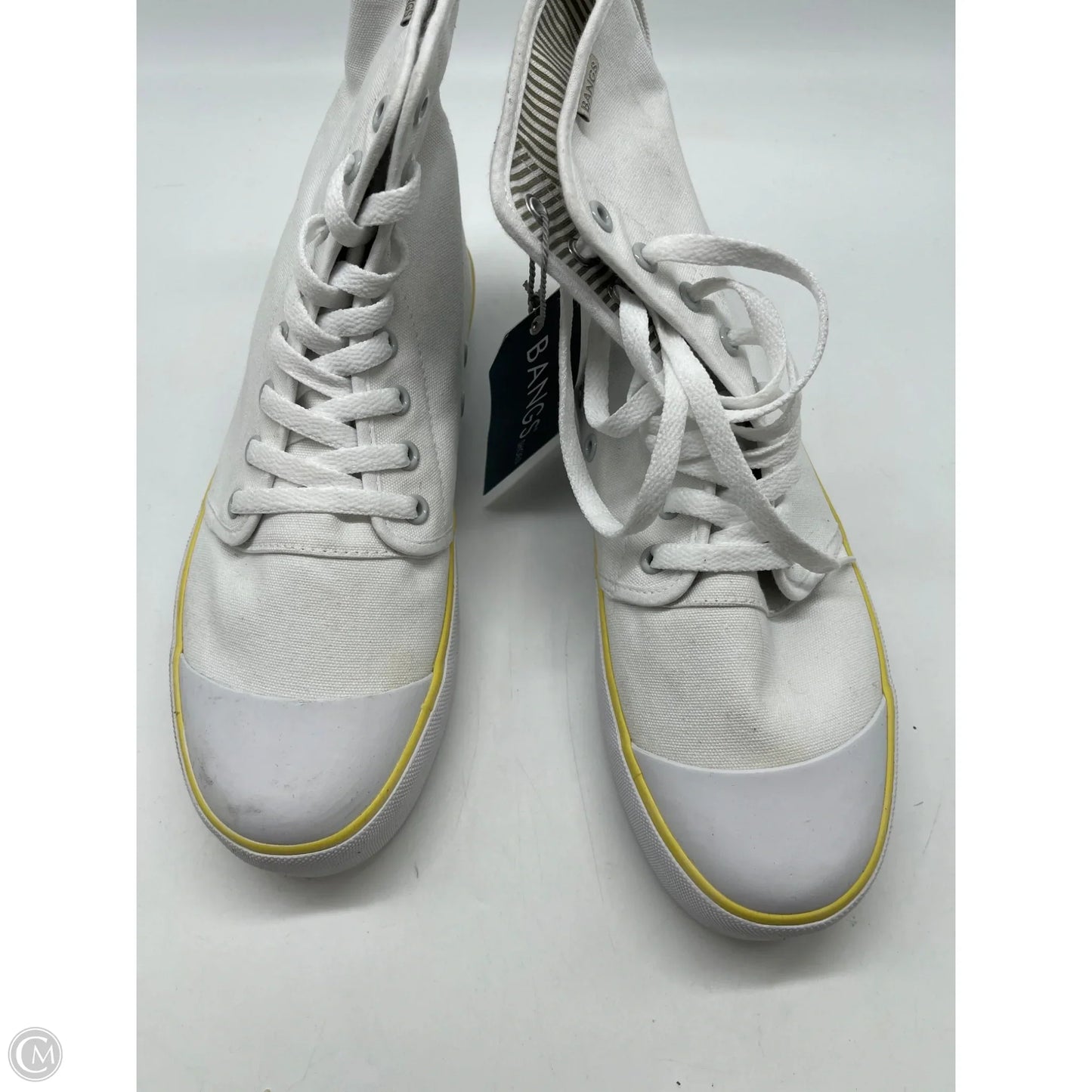 Shoes Sneakers By Clothes Mentor In White, Size: 8.5