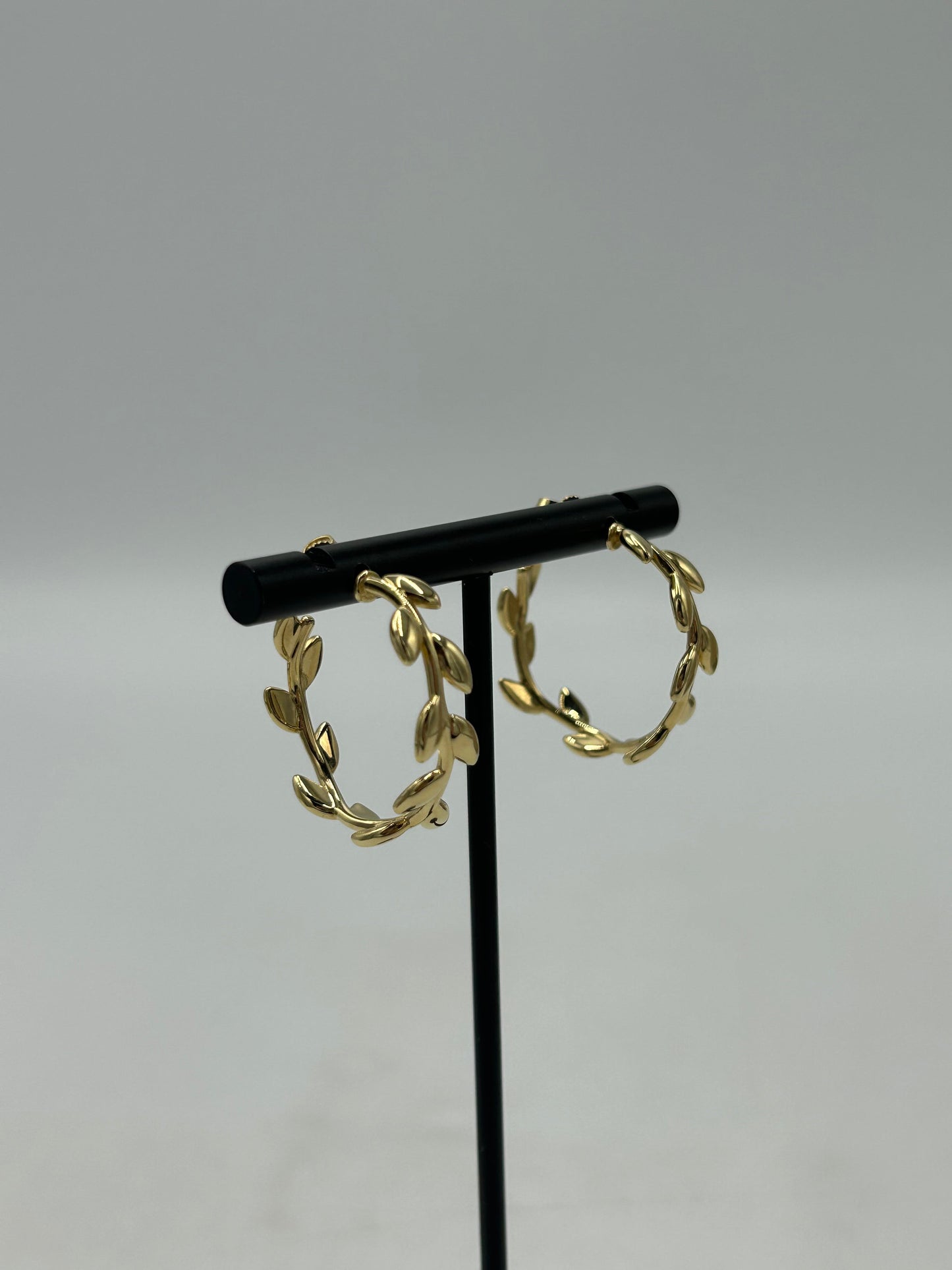 Tiffany & Co. Paloma Olive Leaf 18K Gold Hoops