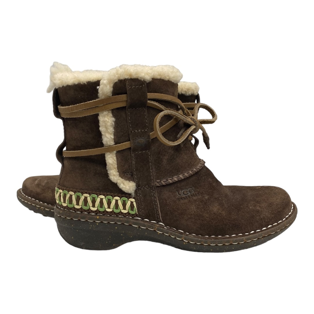 Boots Ankle Flats By Ugg Size: 6