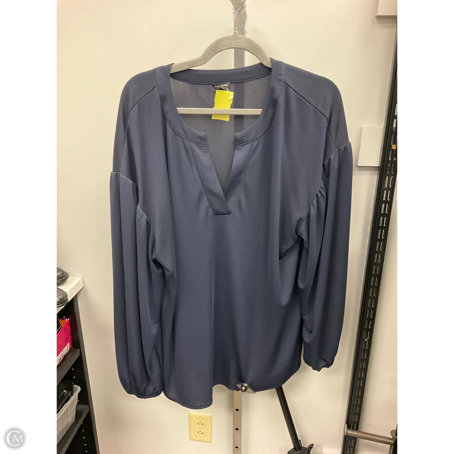 Top Long Sleeve By Ann Taylor In Navy, Size: Xl