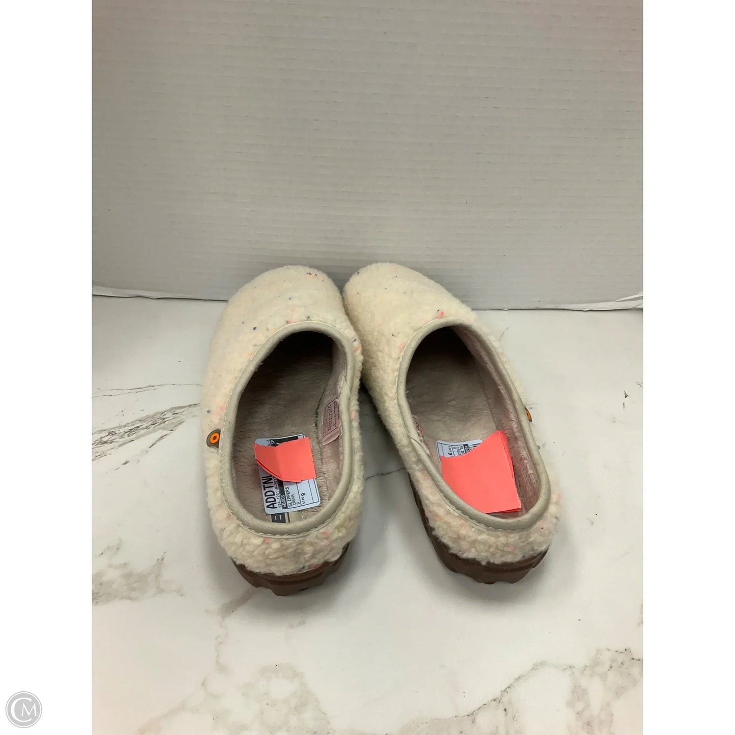 Slippers By Bogs In Cream, Size: 9