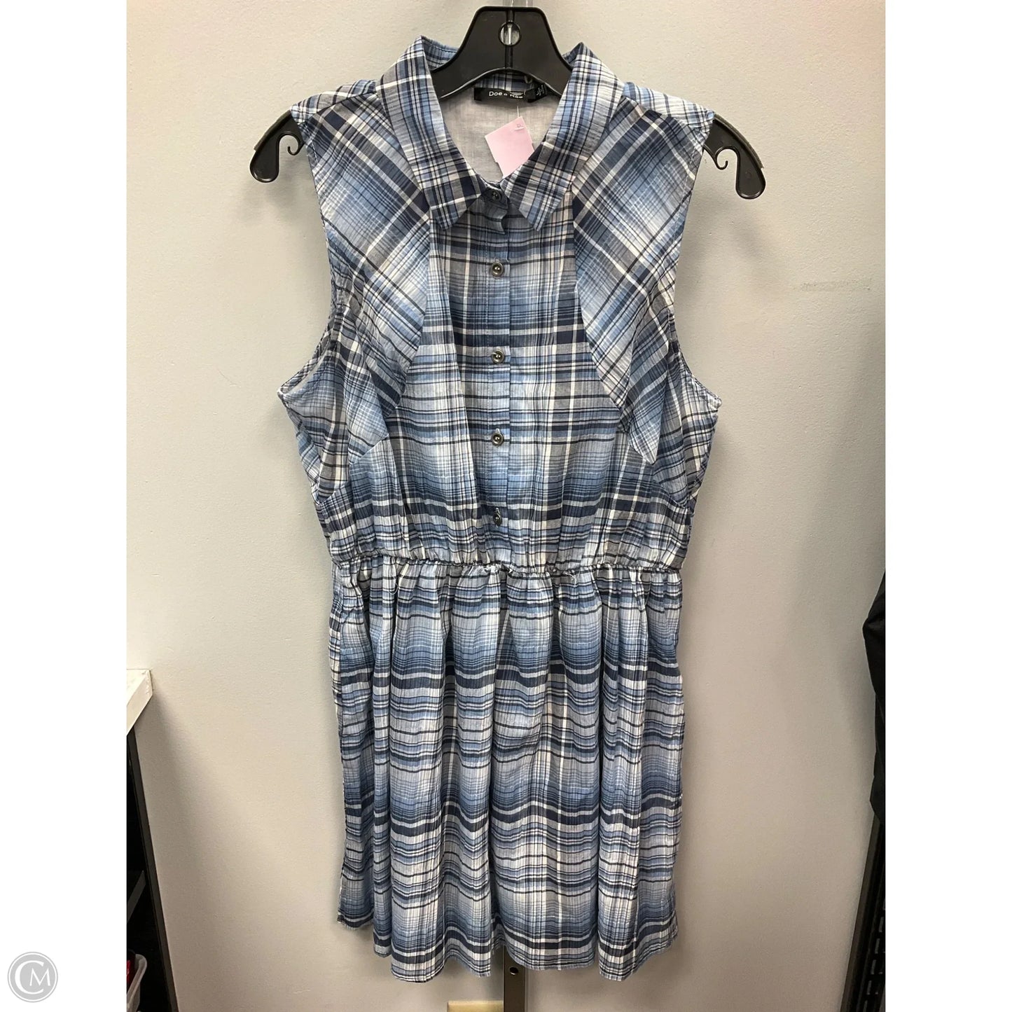 Dress Casual Short By Doe & Rae In Plaid Pattern, Size: L