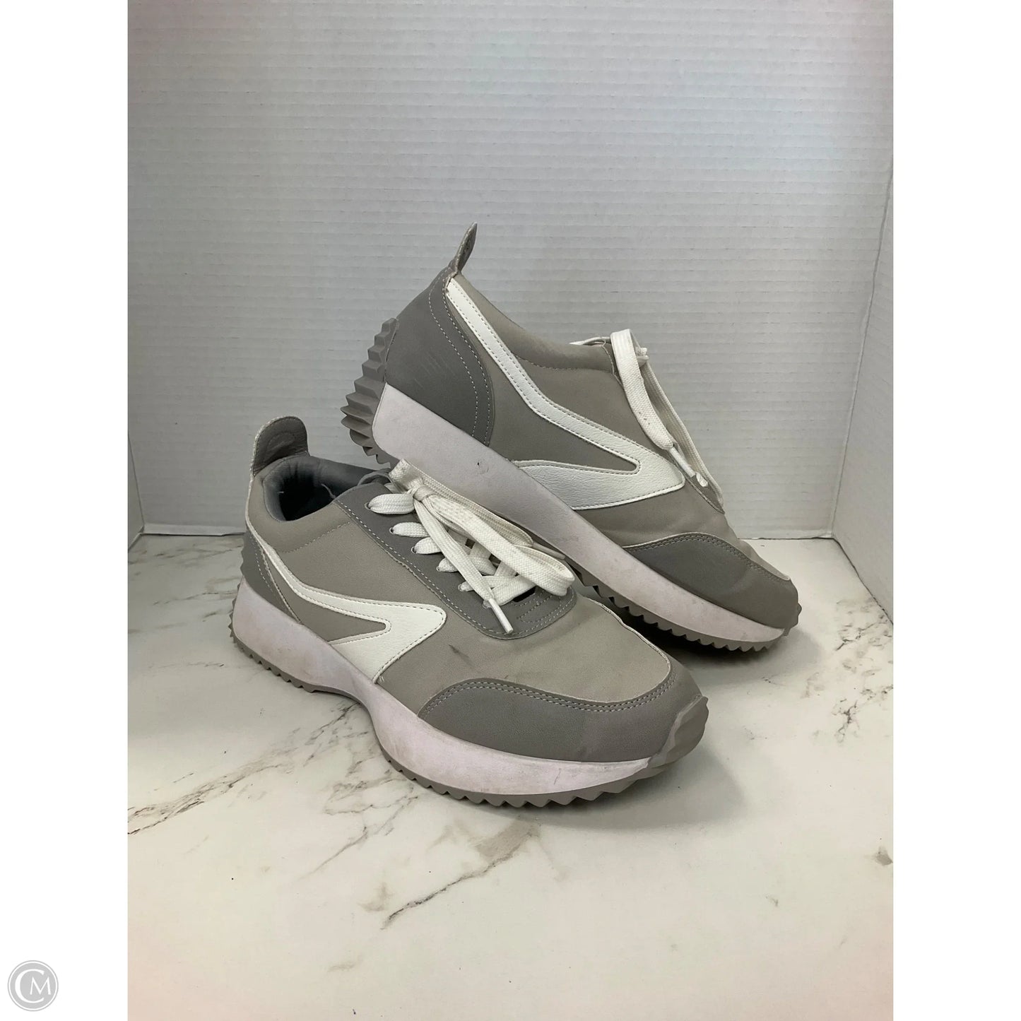 Shoes Sneakers By Dolce Vita In Grey, Size: 9