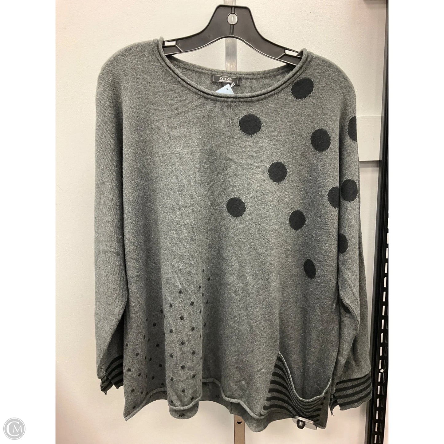 Sweater By Cmc In Grey, Size: L