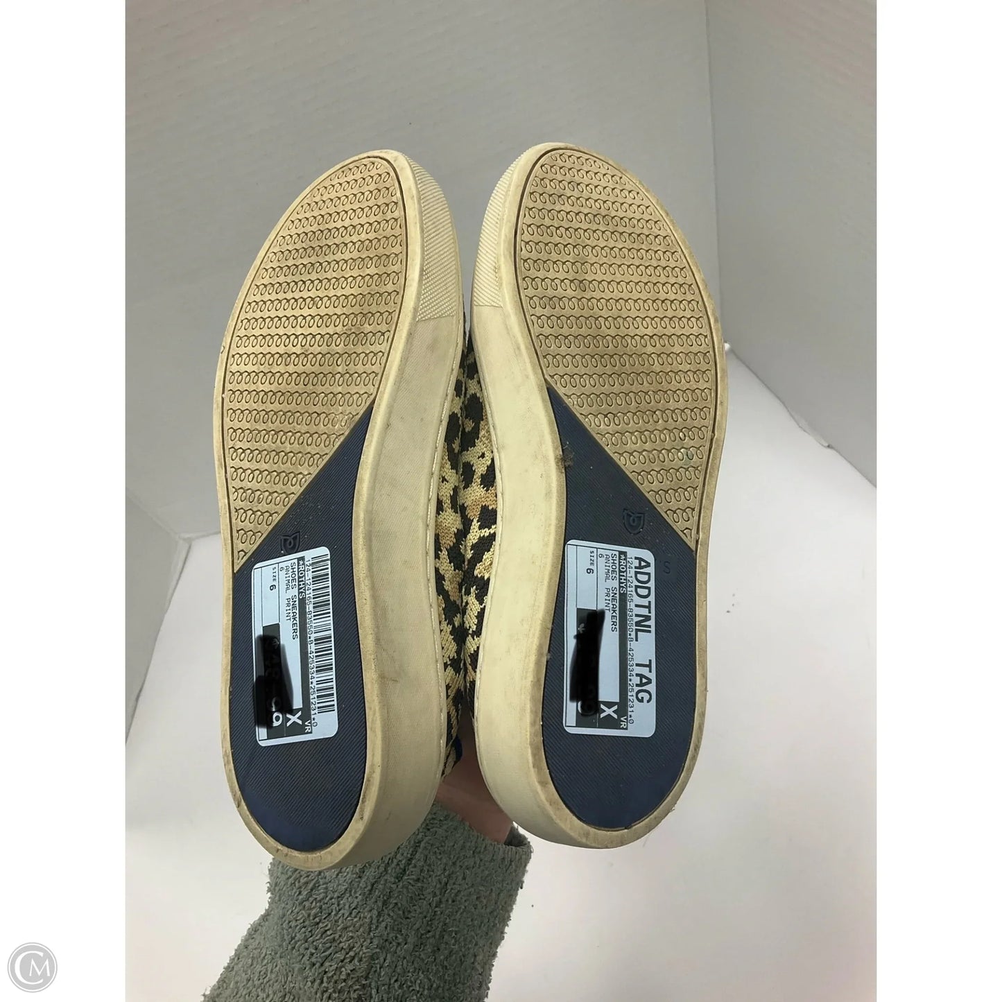 Shoes Sneakers By Rothys In Animal Print, Size: 6