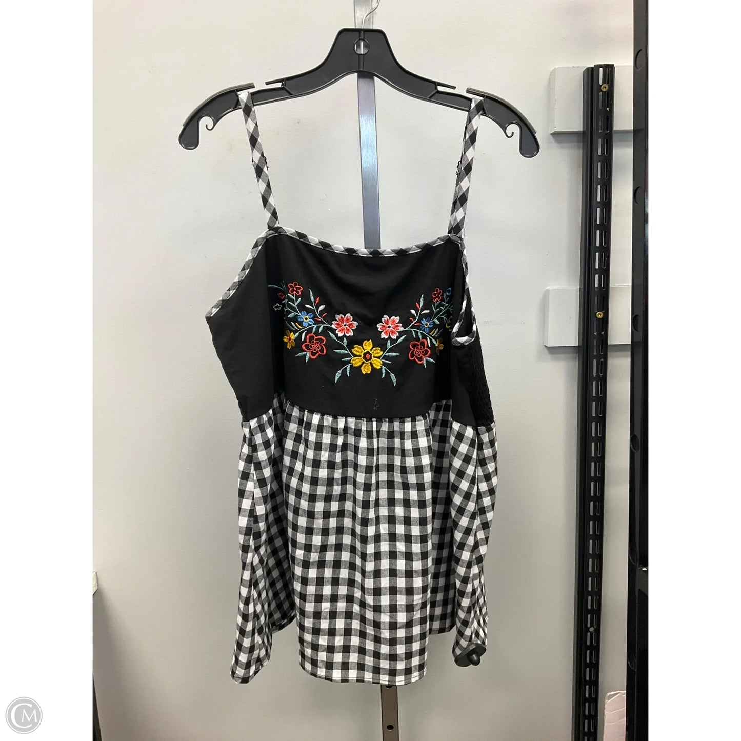 Top Sleeveless By Bloomchic In Black, Size: L