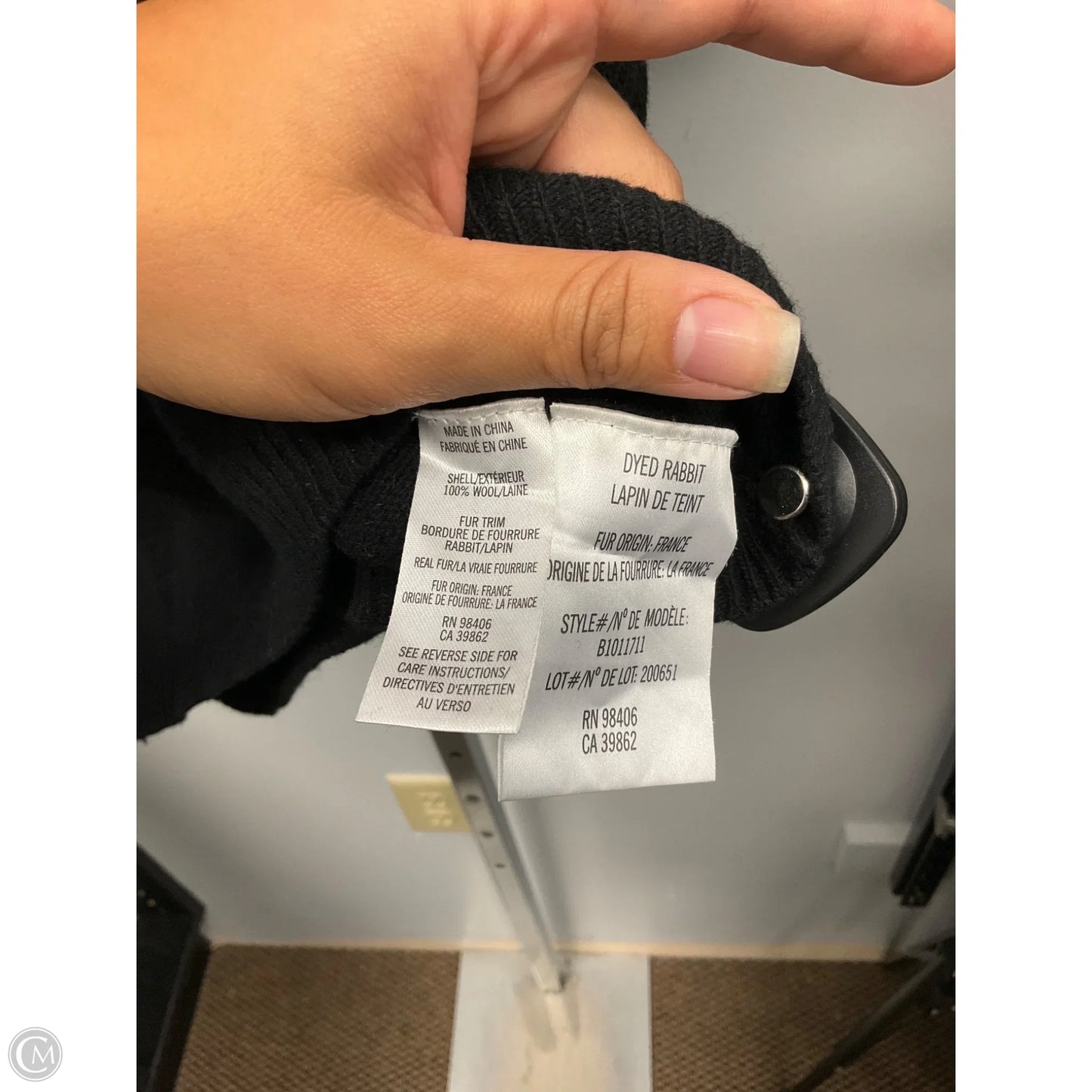 Sweater Short Sleeve By Theory In Black, Size: L