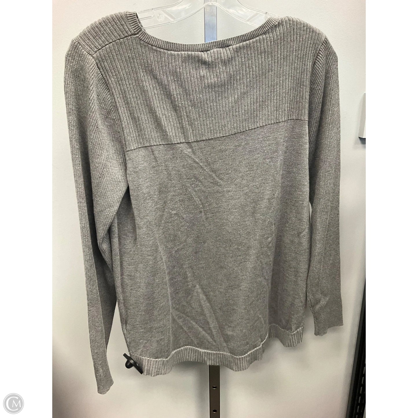 Top Long Sleeve By Cable And Gauge In Grey, Size: L