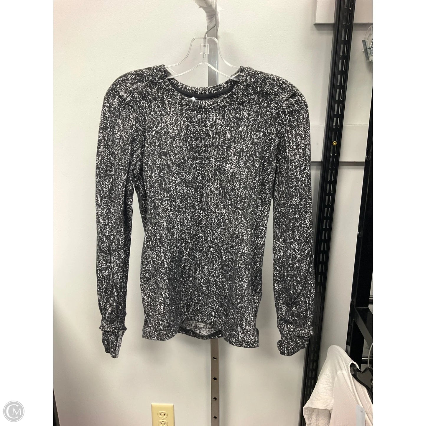 Athletic Top Long Sleeve Collar By Lululemon In Black & White, Size: 6