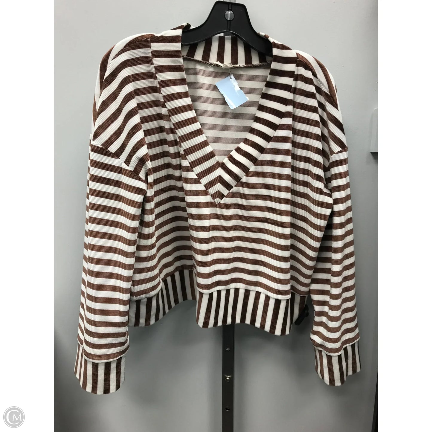 Top Long Sleeve By Entro In Striped Pattern, Size: M