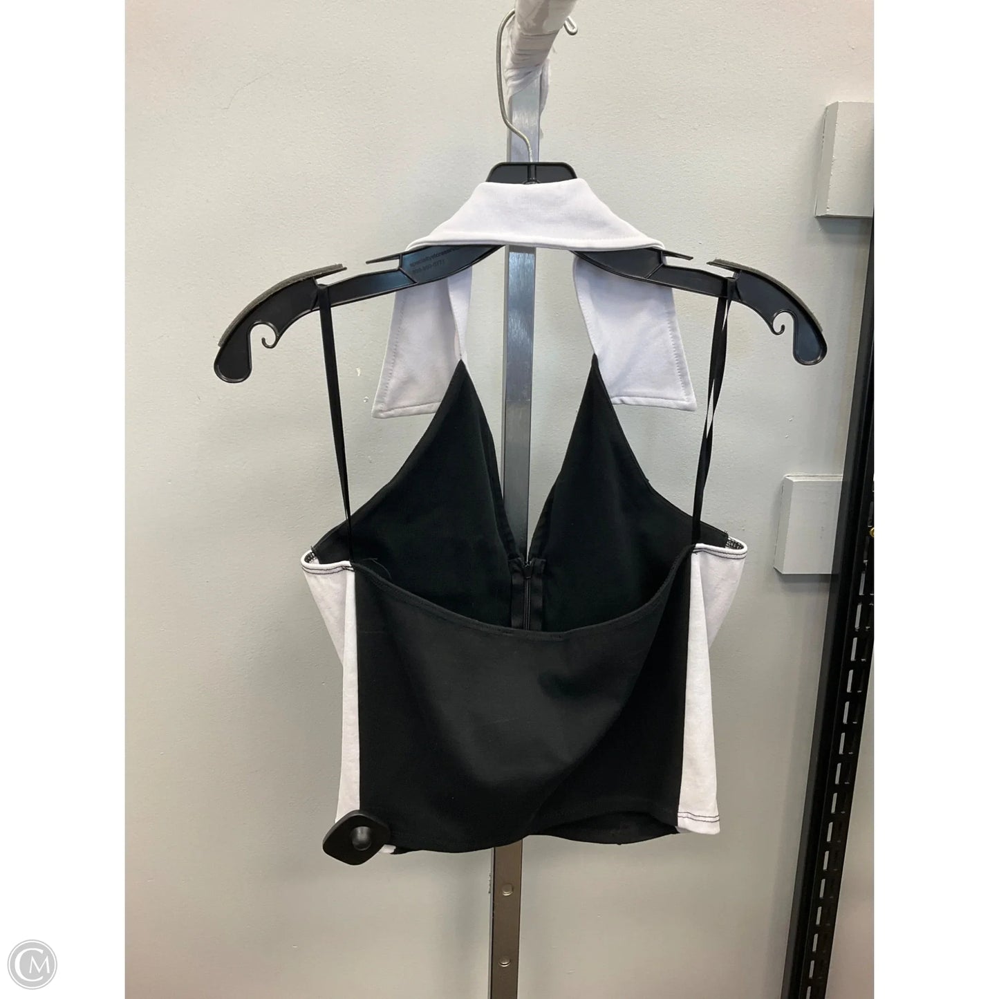 Top Sleeveless By Clothes Mentor In Black & White, Size: M