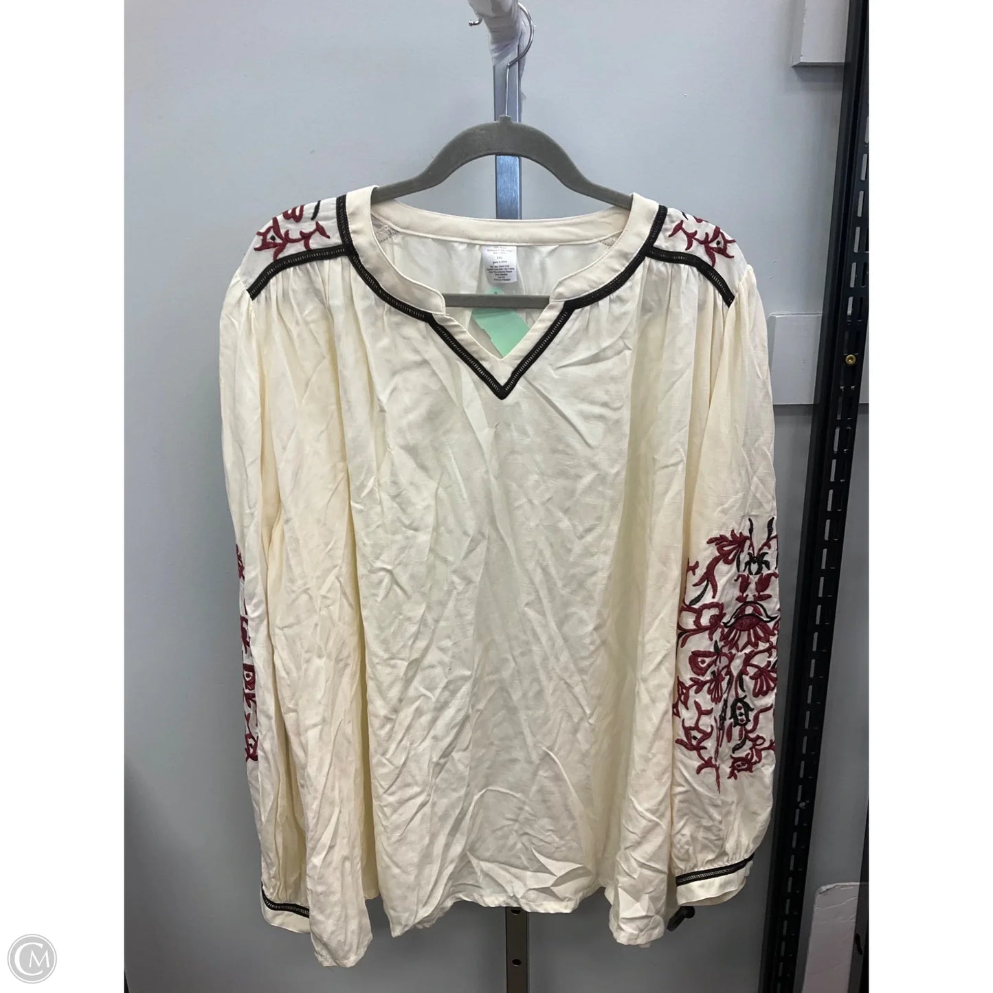 Top Long Sleeve By Clothes Mentor In Cream, Size: 2x
