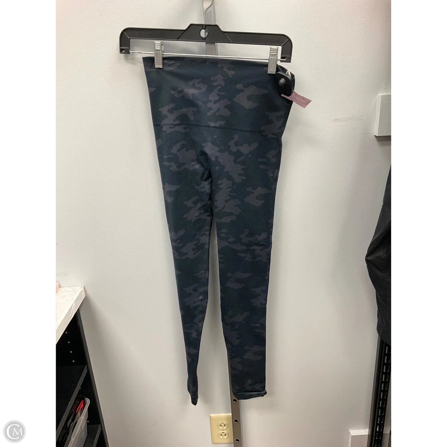 Pants Leggings By Spanx In Camouflage Print, Size: M