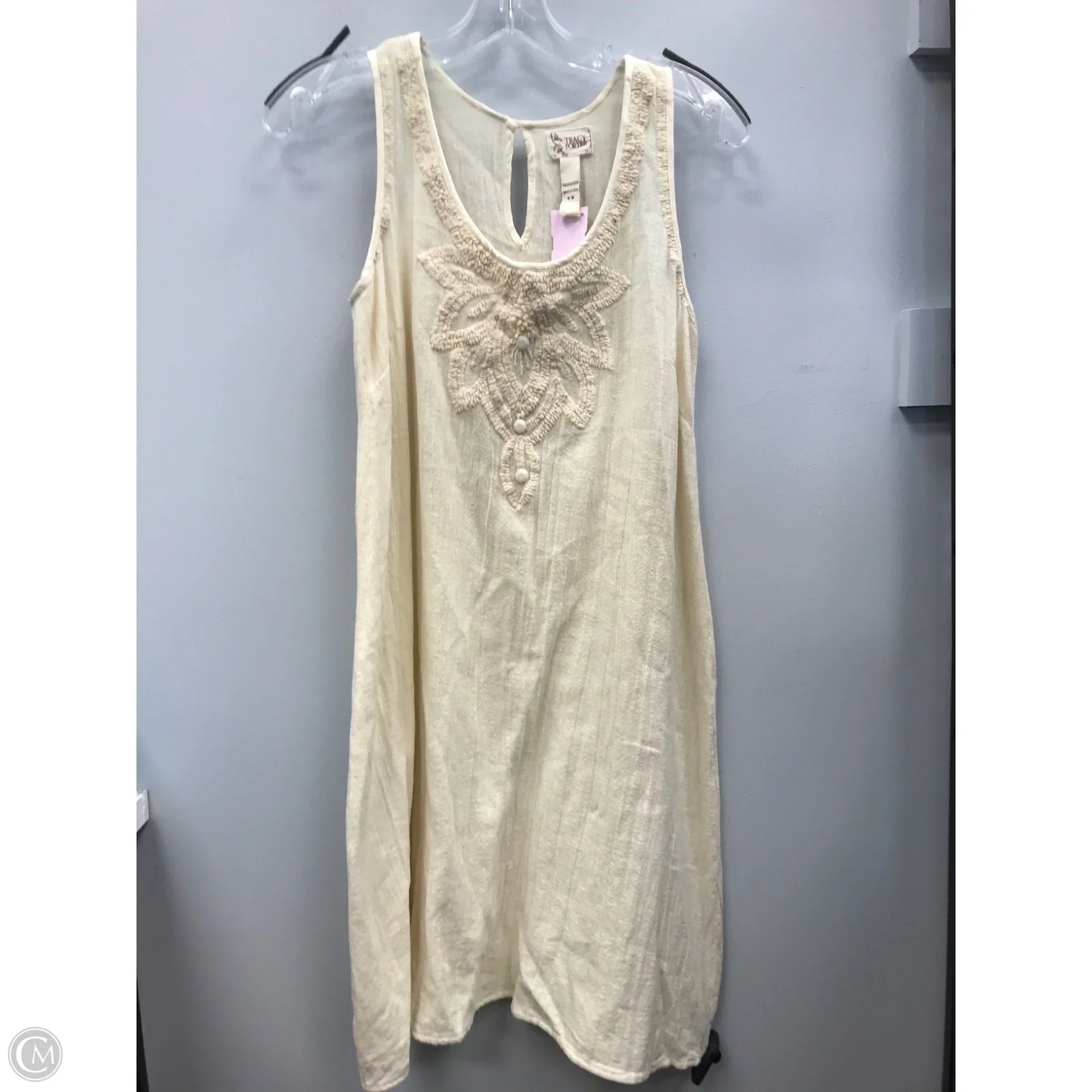 Dress Casual Short By Clothes Mentor In Cream, Size: S