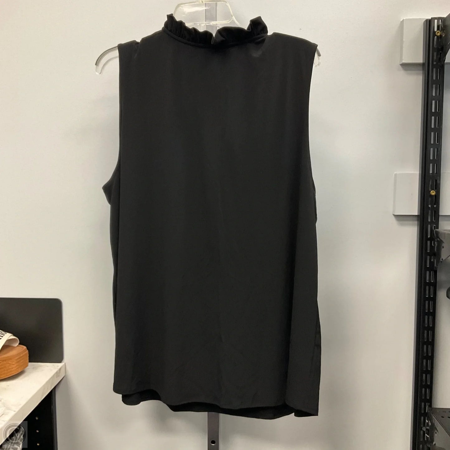 Top Sleeveless By Inc In Black, Size: 3x