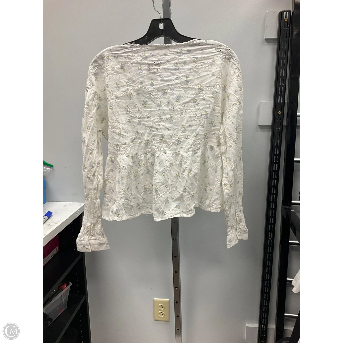 Top Long Sleeve By Francesca’s In White, Size: L