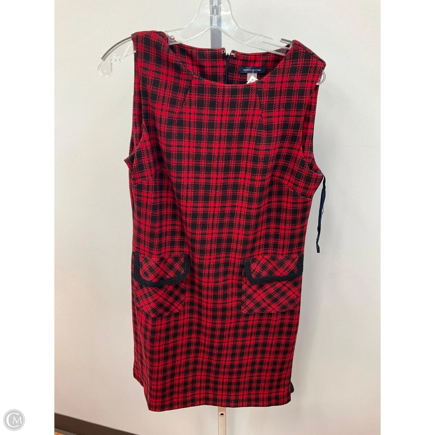 Dress Casual Short By Tommy Hilfiger In Plaid Pattern, Size: 10
