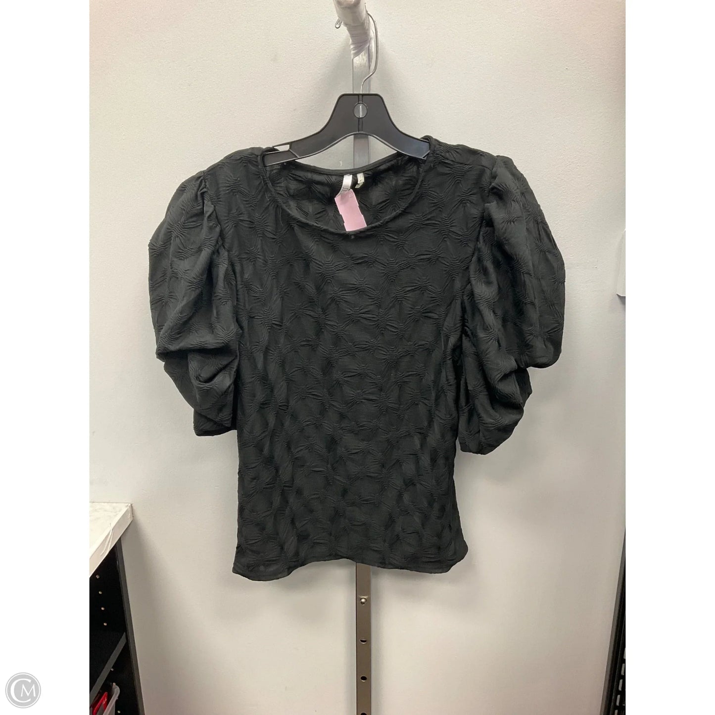 Top Short Sleeve By Kaktus In Black, Size: L