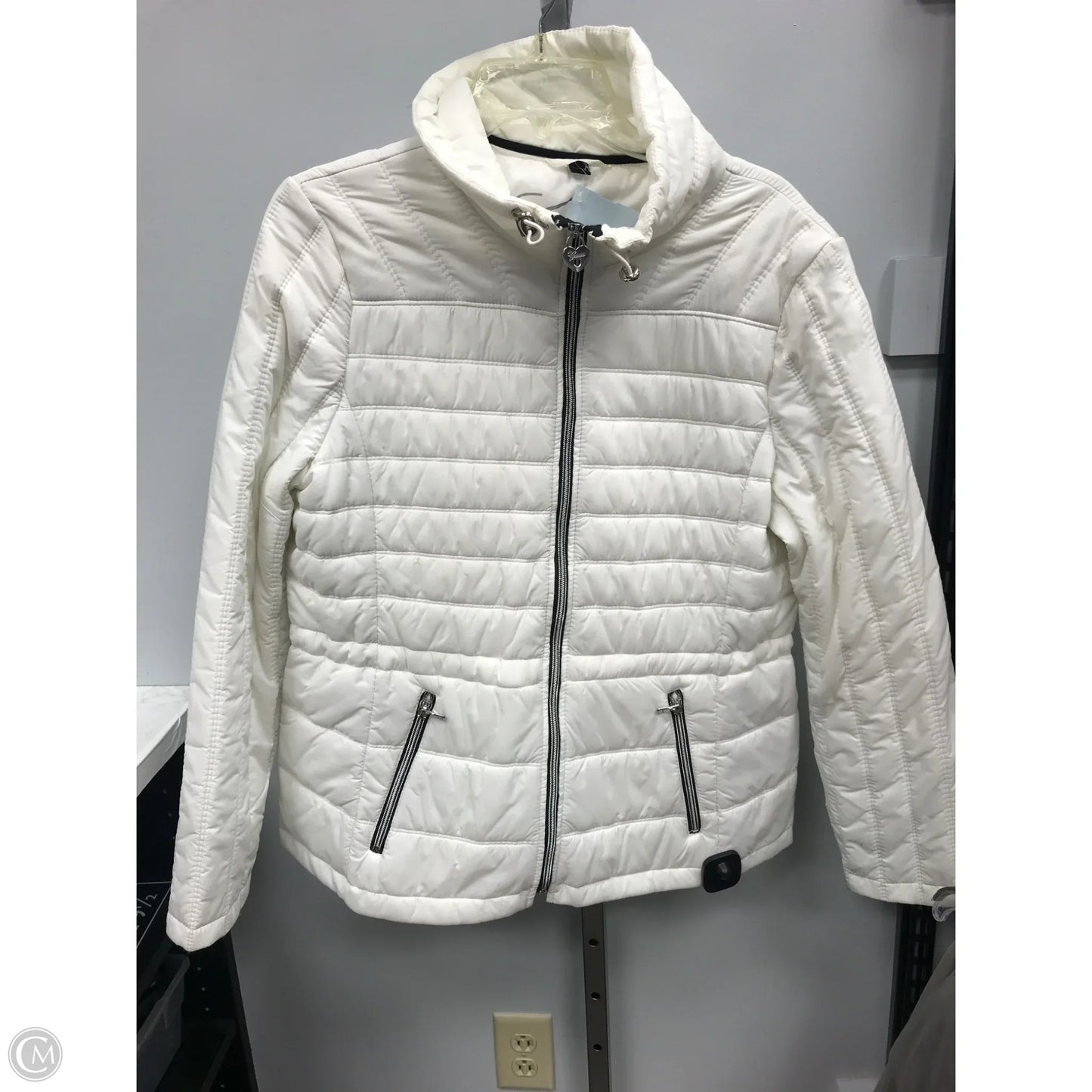 Jacket Puffer & Quilted By Guess In Cream, Size: Xl