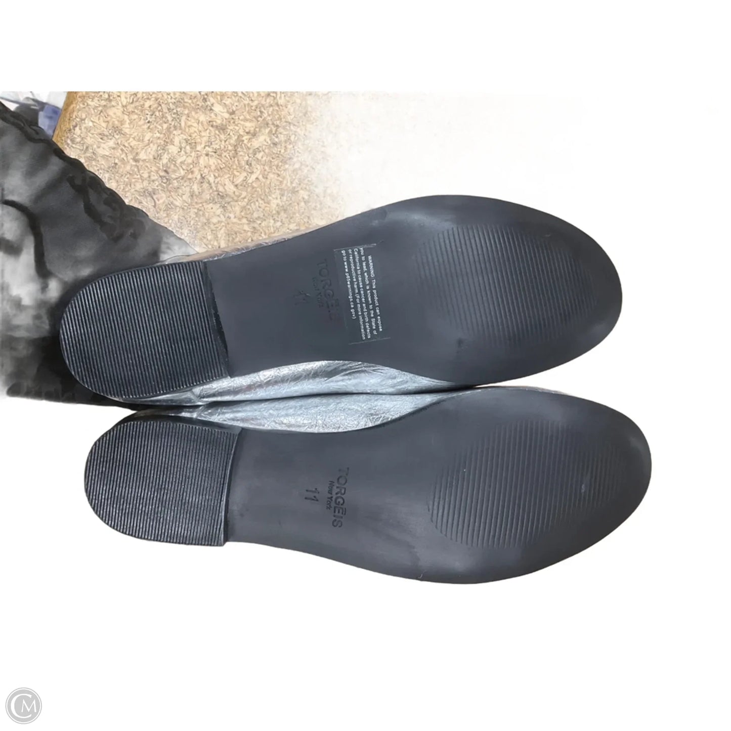 Shoes Flats By Clothes Mentor In Silver, Size: 11