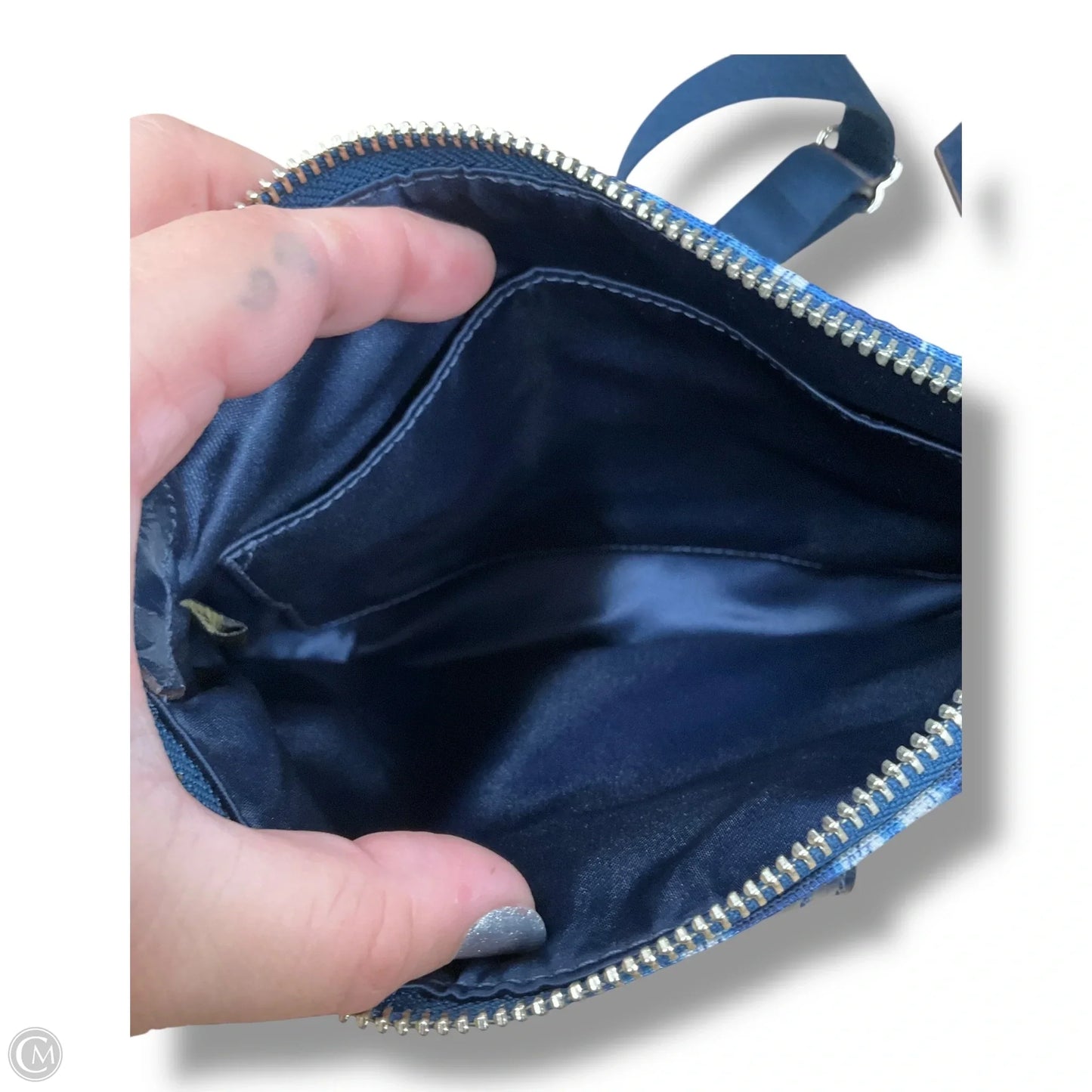 Crossbody By Clothes Mentor, Size: Medium