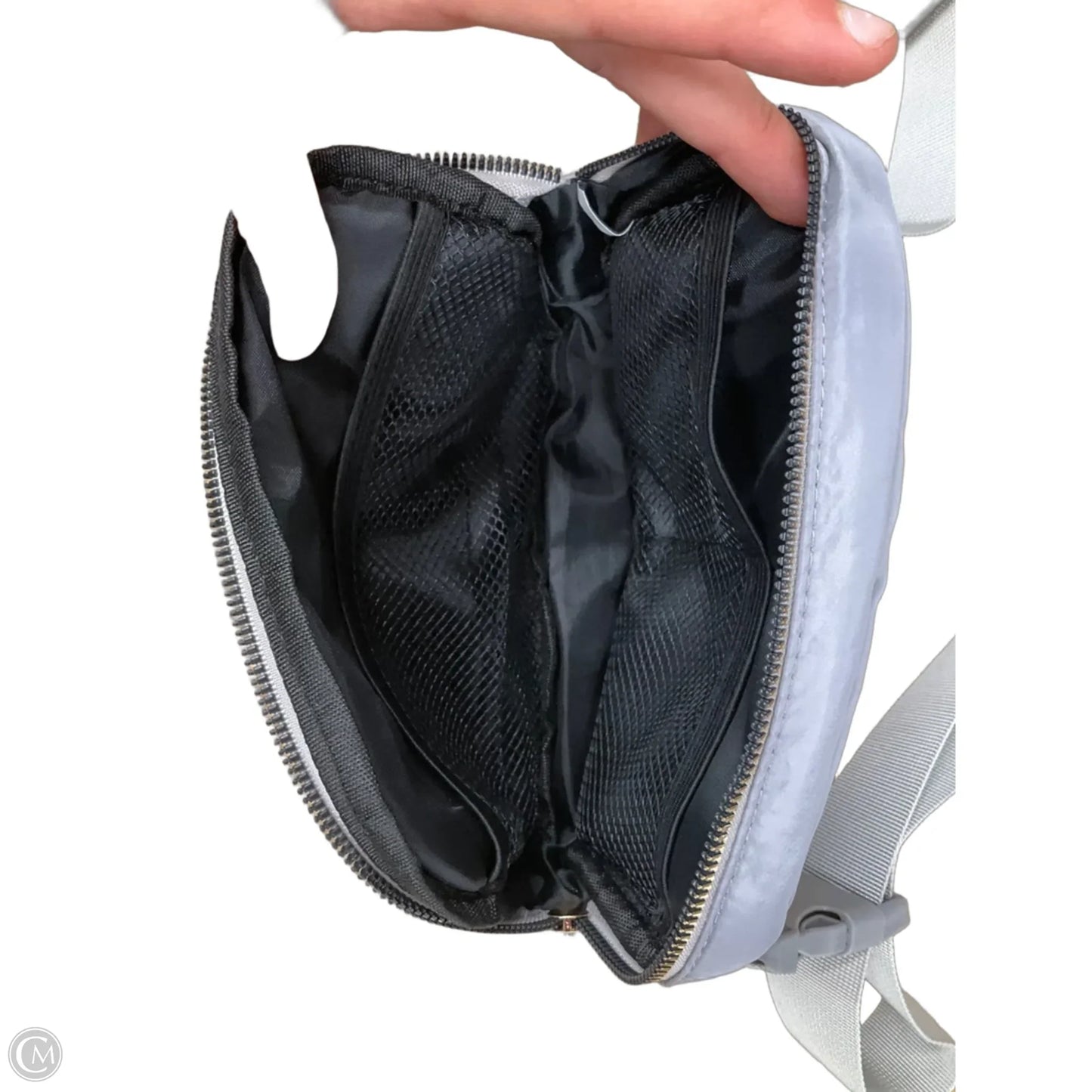 Crossbody By Clothes Mentor, Size: Small