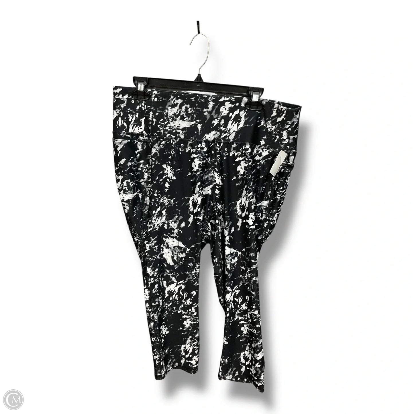 Athletic Capris By Livi Active In Black & Grey, Size: 2x