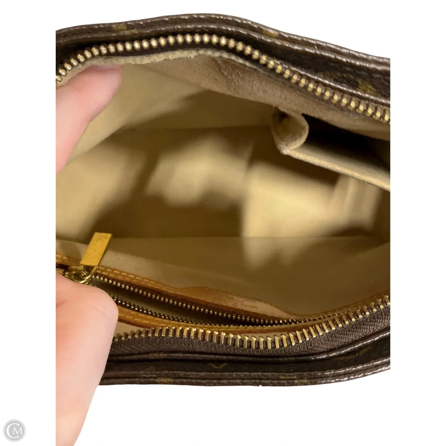 Handbag Luxury Designer By Louis Vuitton, Size: Medium