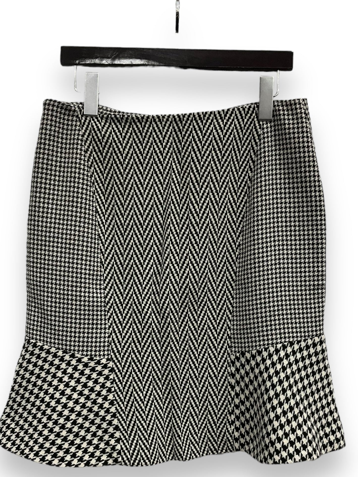 Skirt Mini & Short By Ann Taylor Size: 8